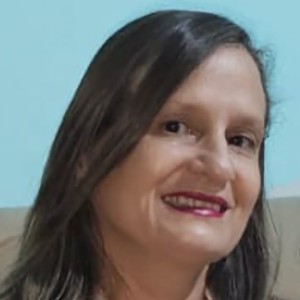 Juliana LEÃO